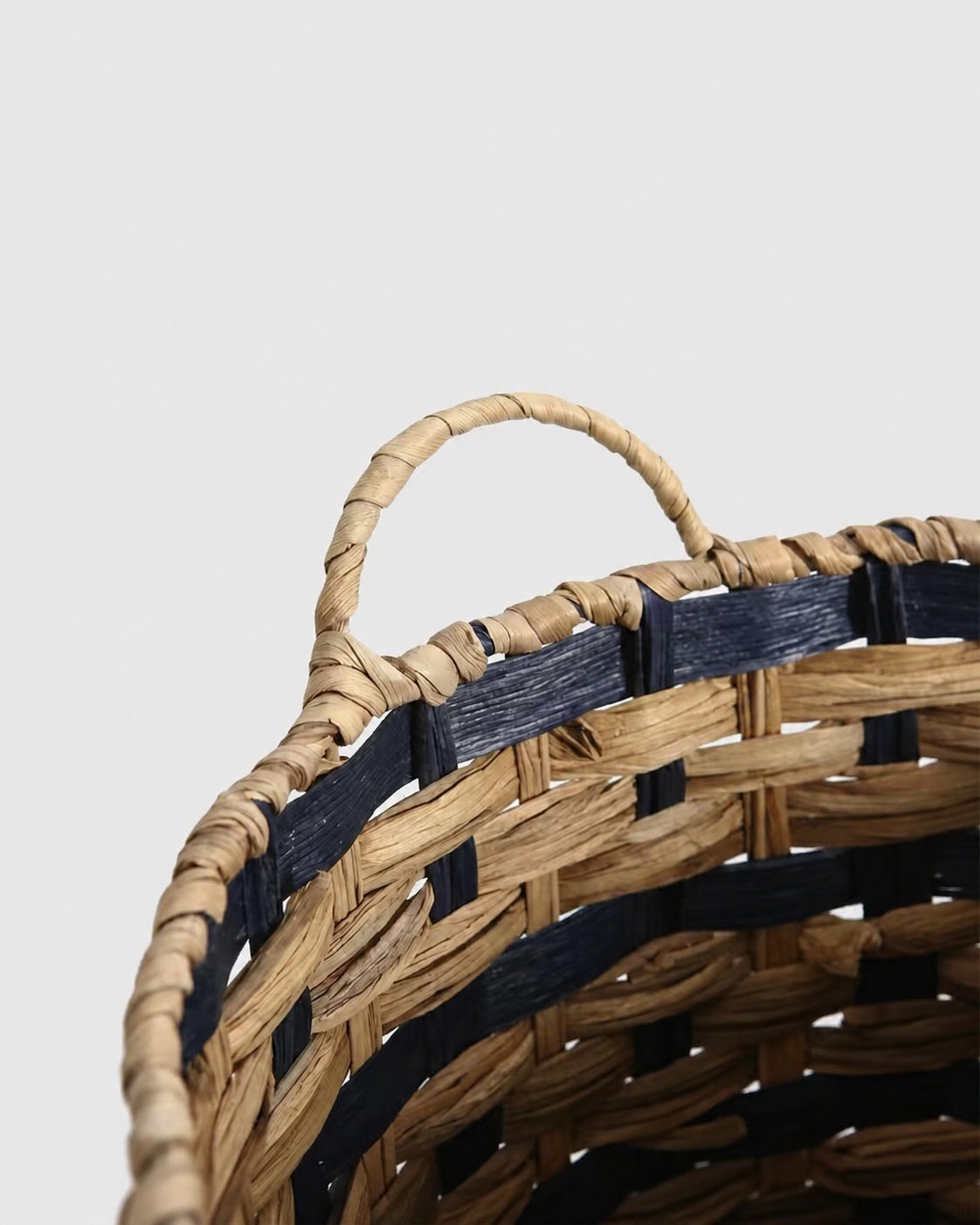 Natural woven basket handle detail design